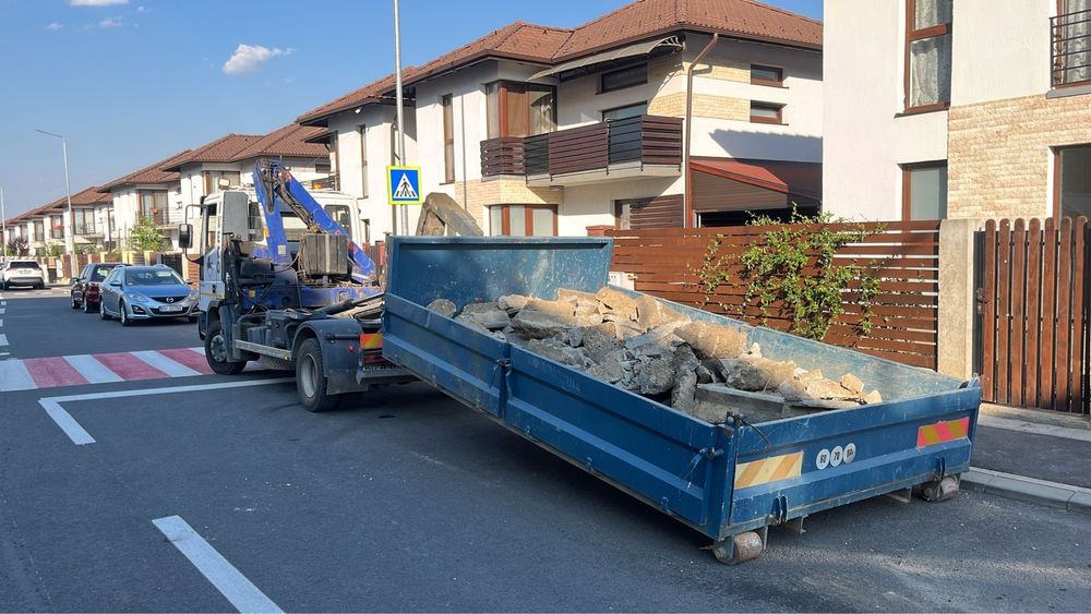 Transport macara cu platforma si container moloz