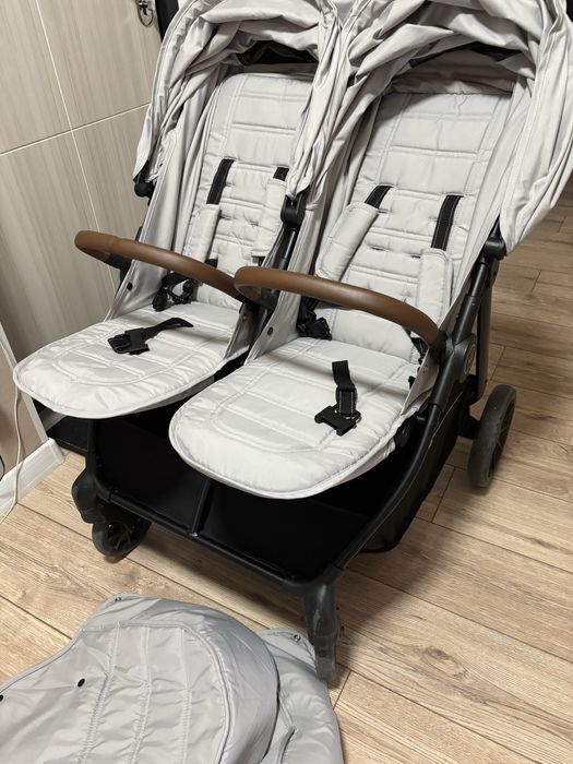 Продам коляску для двойни, погодок