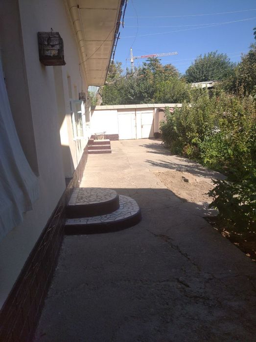 Uchastka sotiladi yer narxida Bek baraka bozori orqasida 100-150 metr