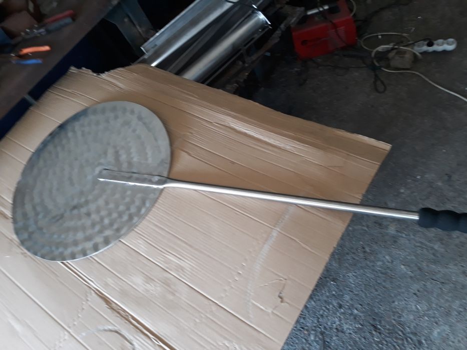 Paleta inox pentru pizza.