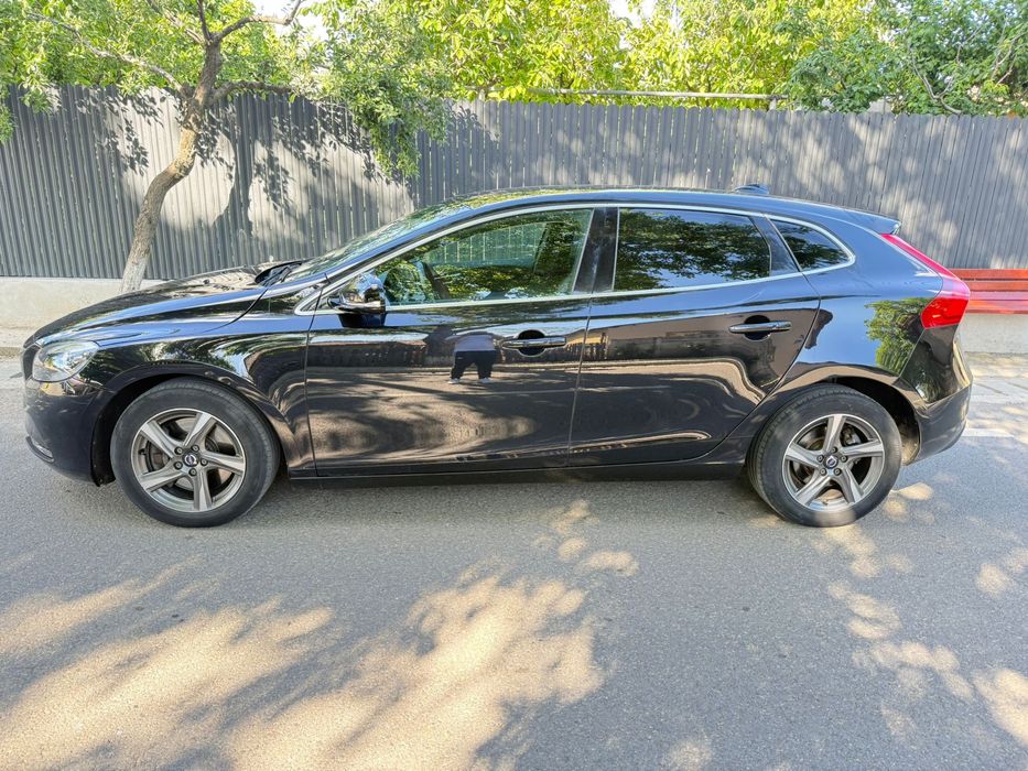 VOLVO V40 2016 — imagine 3