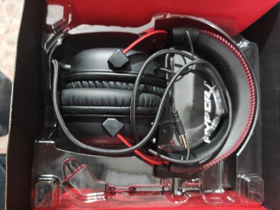 Продам наушники HyperX Cloud II