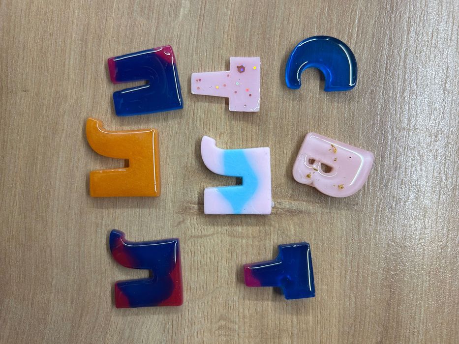 книгоразделите и ключодържатели от епоксидна смола