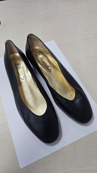 Продам женские туфли