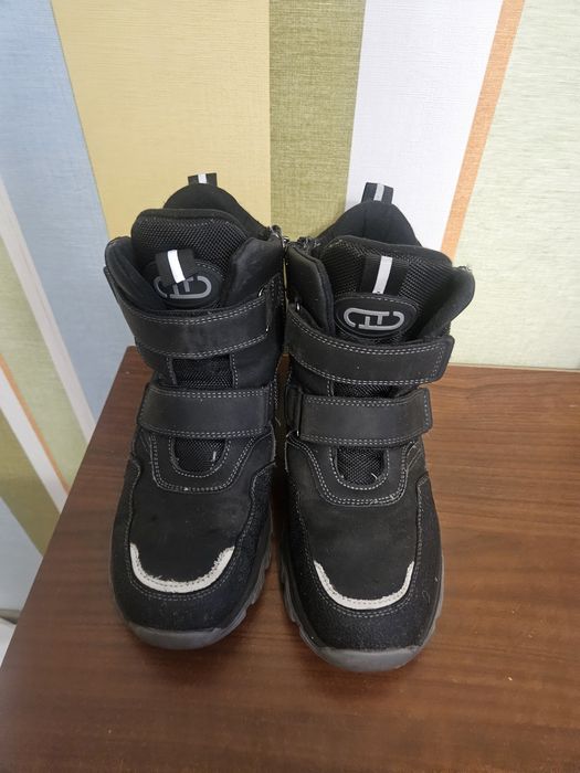 Зимн е ботинки на мальчика, 35 размер