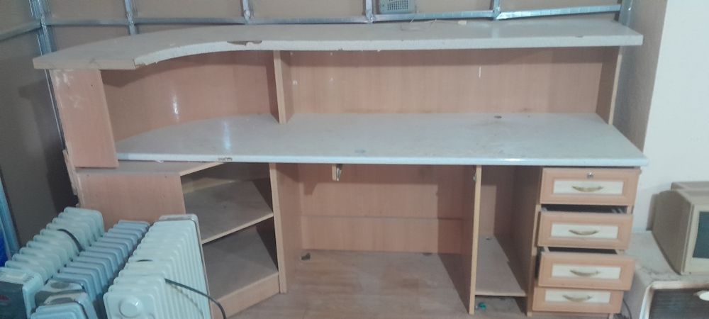 Камютер,микравалныйпеч,печкалар,столлар,гламлар,курпалар,сотилади