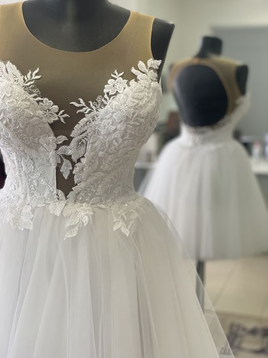 Официални рокли /за сватба,моминско,абитуриентска/