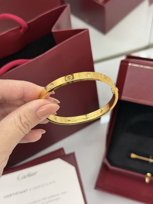 Продам браслет Cartier love
