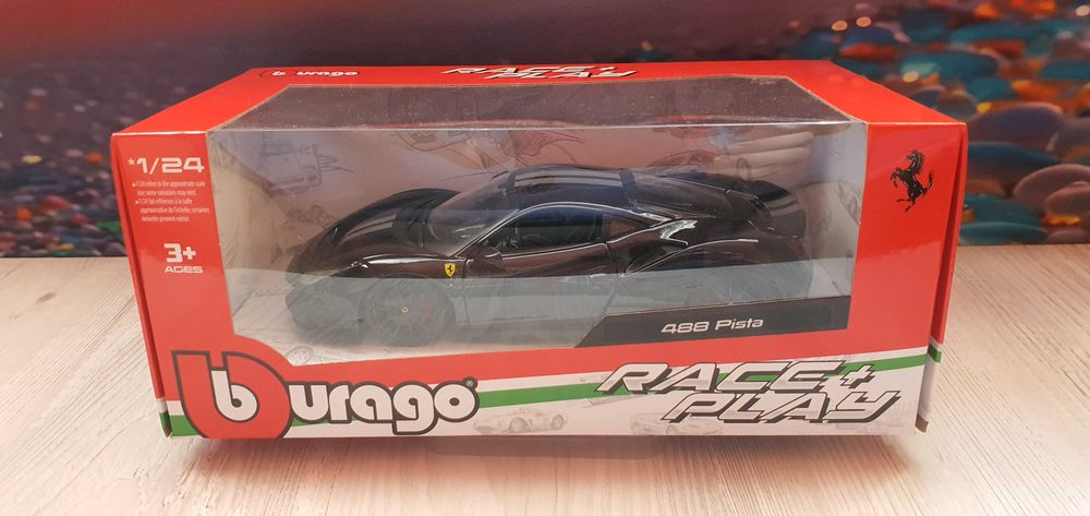 3 machete bburago 1/24 (Ferrari & Lamborghini)