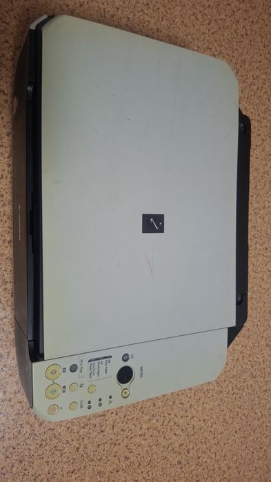 Принтеры Samsung ML-1910 и HP Deskjet 1000.