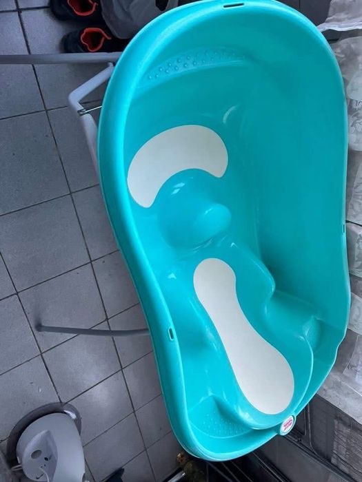 Детска вана със стойка