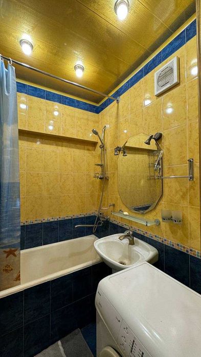 5 комнатная квартира на Ц1. ор-р бывш. Детский Мир. 5й этаж. 121 квадр