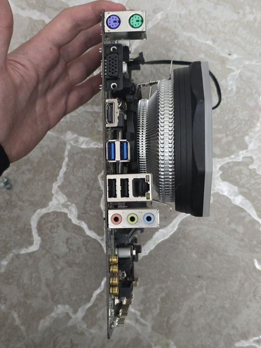 Материнская плата Gigabyte H110M-H с процессором