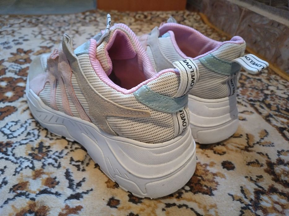 Спортни дамски маратонки  от Холандия