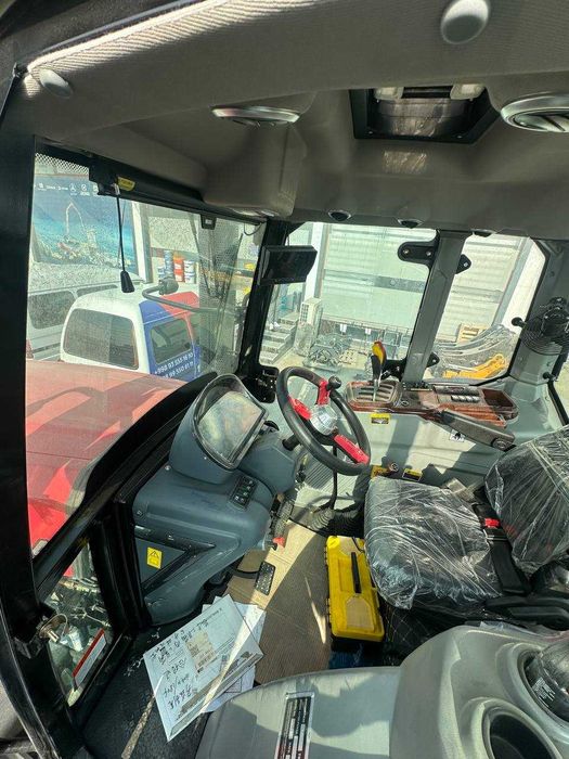 Трактор SINOMACH  Модель: LF1604V