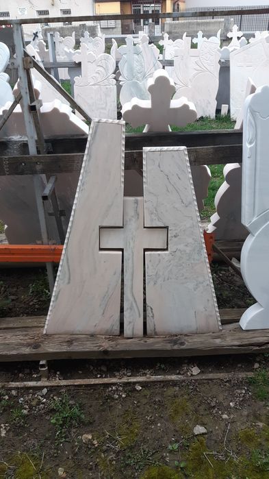 Reducere monumente funerare,cruci de marmură ieftine,livrare gratuită