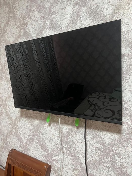 Продается Телевизор и шкаф