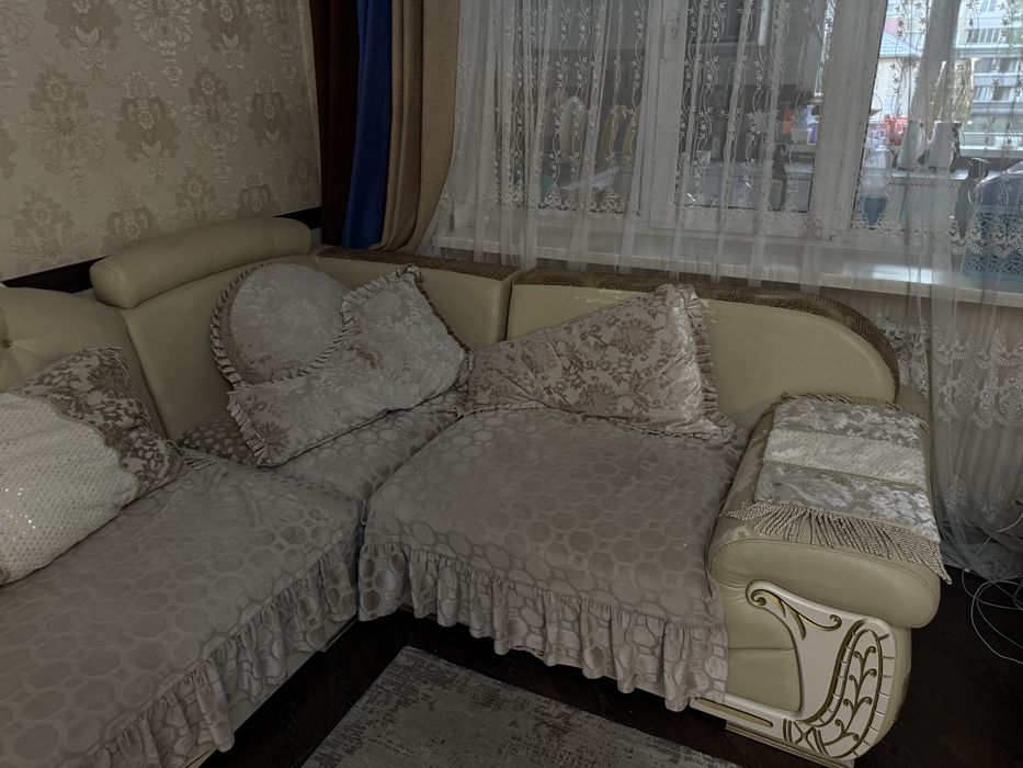 Диван угловой б/у