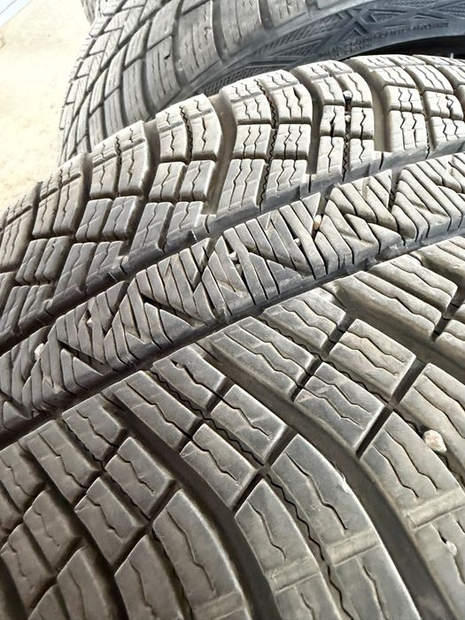 4 гуми - 3бр Vredestein, 1Michelin