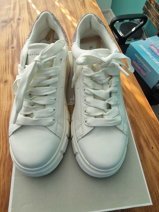 Tamaris естествена кожа