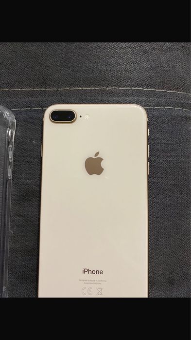 Продам iPhone 8+