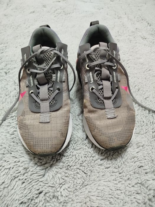 Adiasi NIKE gri roșu Unisex marimea 38