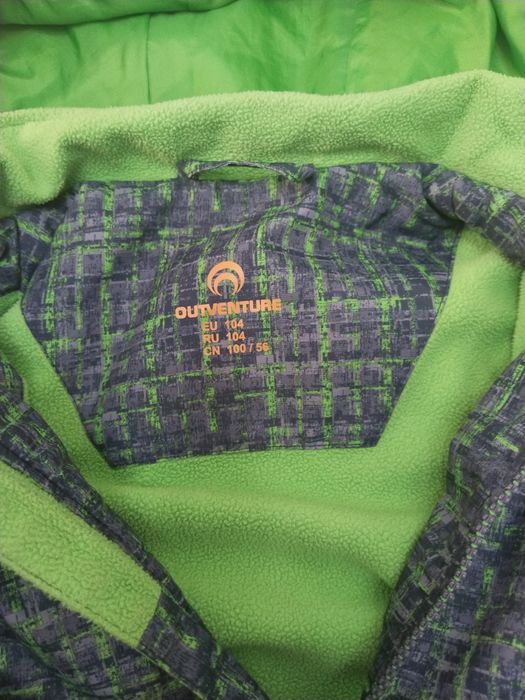 Продам ветровку 3-5лет