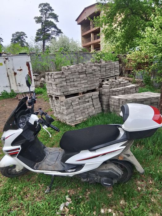 Продам скутер макси 150 в хорошем состоянии