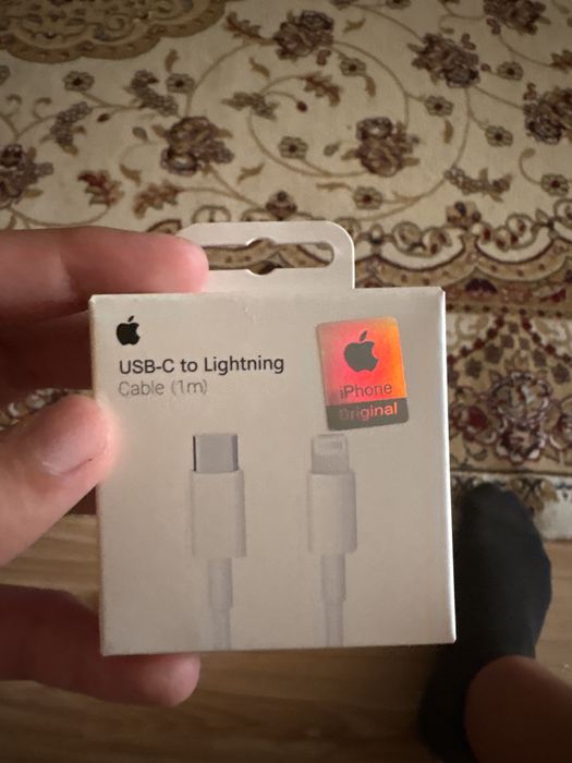 Airpods 2 и зарядка Lightning