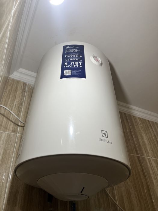 Электро-водонагреватель (аристон) Electrolux