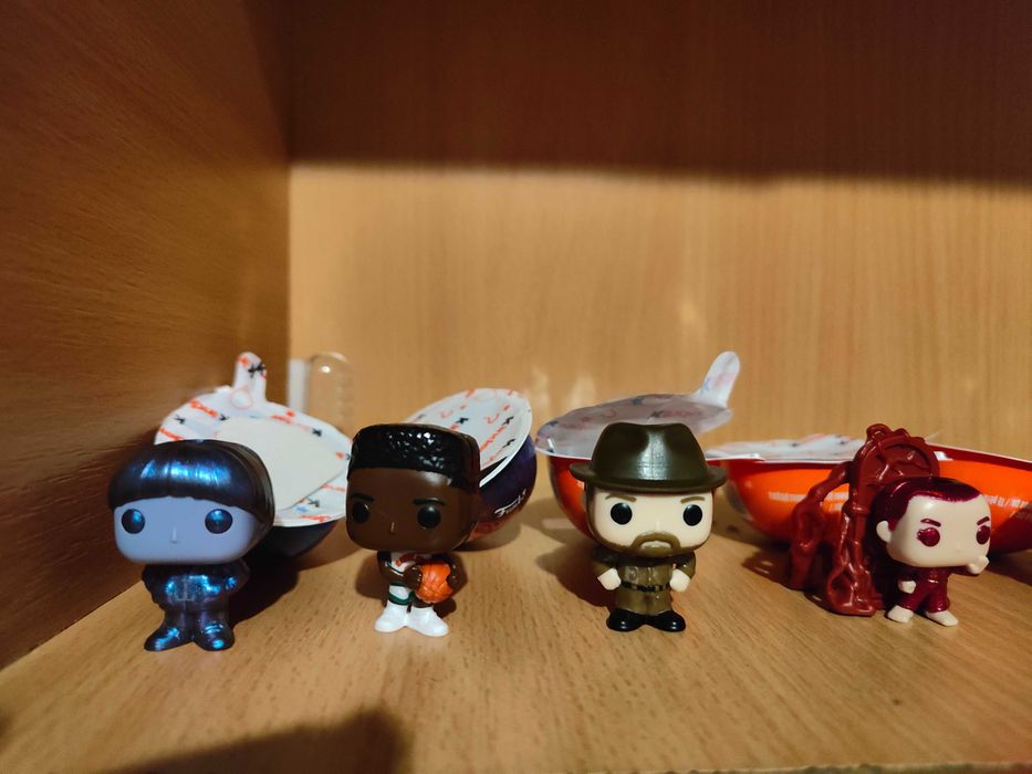 Stranger things kinder joy