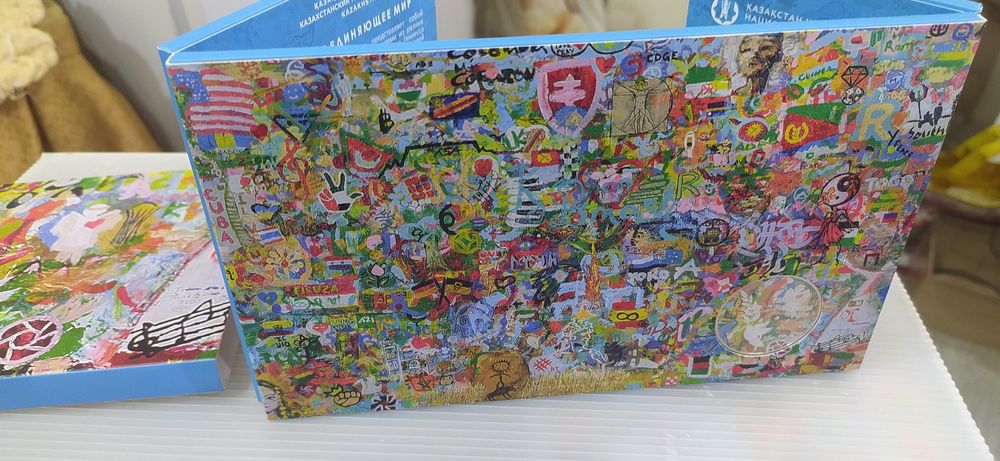 Продам монету"картина Мира"