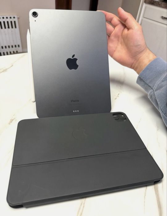 iPad Pro M1 + Smart Keyboard Folio + Apple pencil