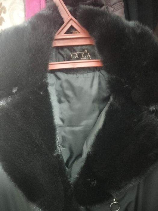 Продам женскую куртку