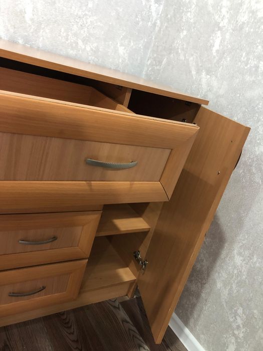 Комод, шкаф для хранения вещей