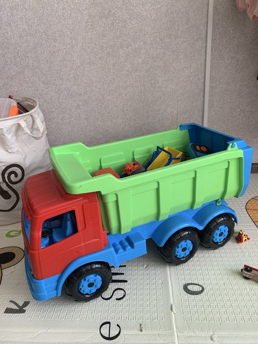 Машинка самосвал