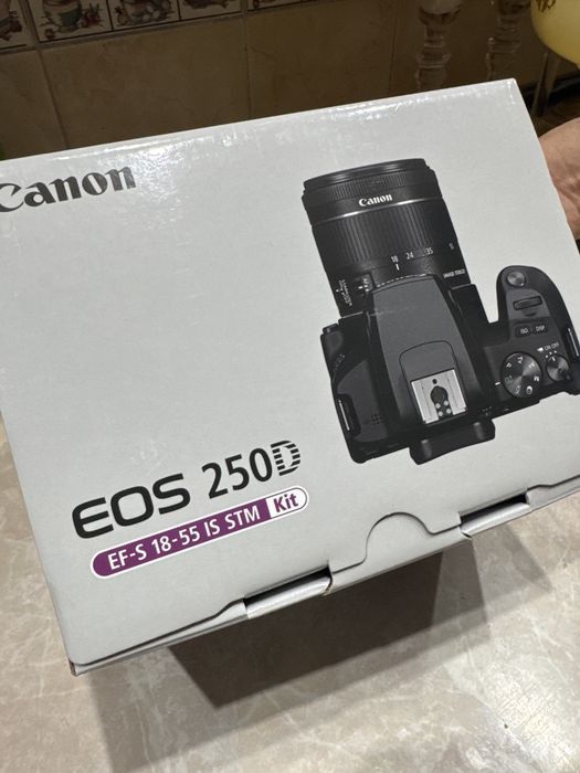 Canon EOS 250D Kit 18-55mm STM