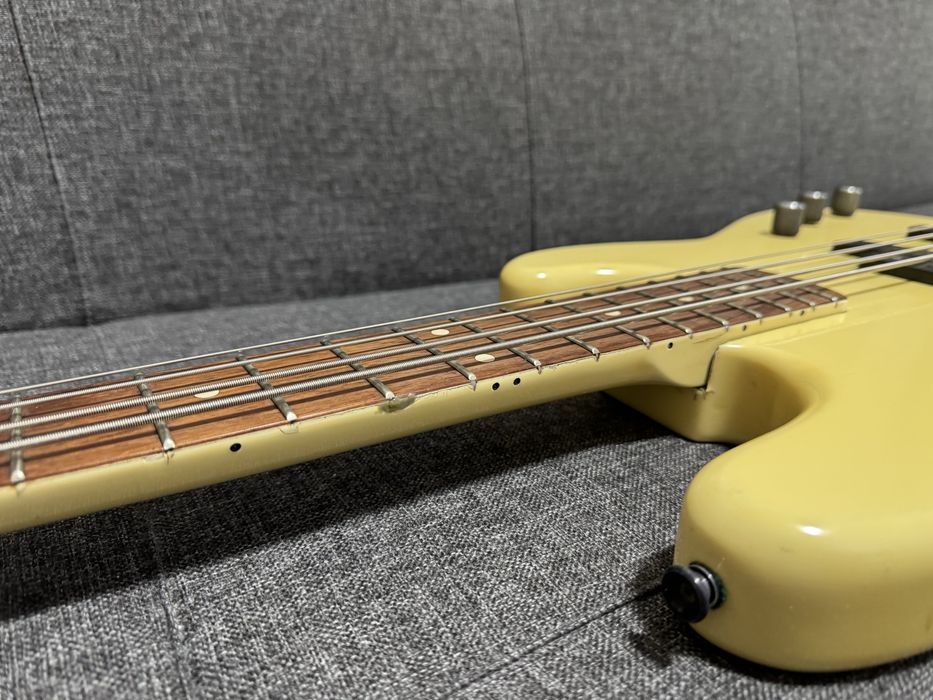 Бас гитара Fernandes, (выпуск 70х-80х) precision bass