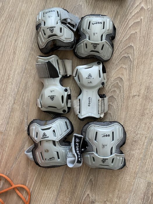 Ролери и подарък наколенки