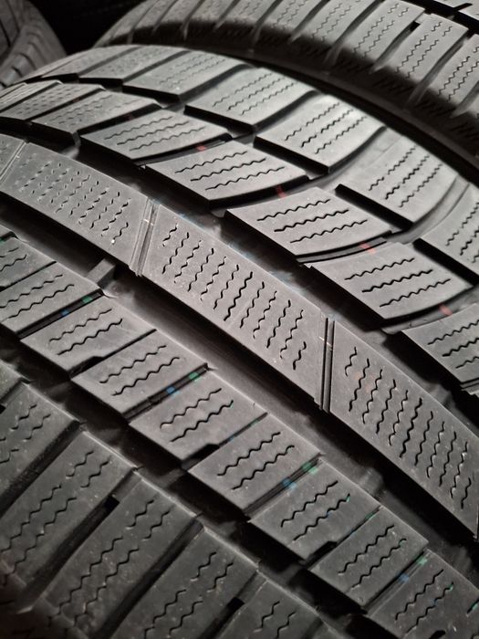 4 Anvelopele de iarnă  245 35 r18 si 225 40 r18 Toyo