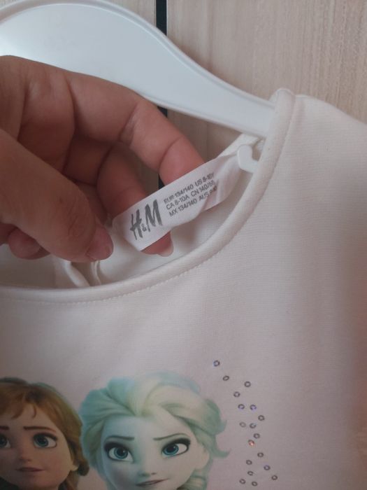 Бяла рокля Елза и Ана