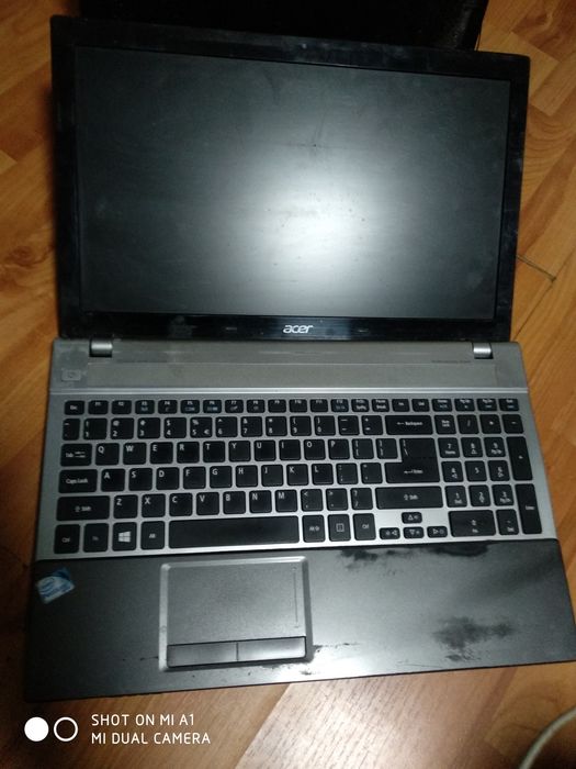 Vând doua laptopuri Acer pt piese