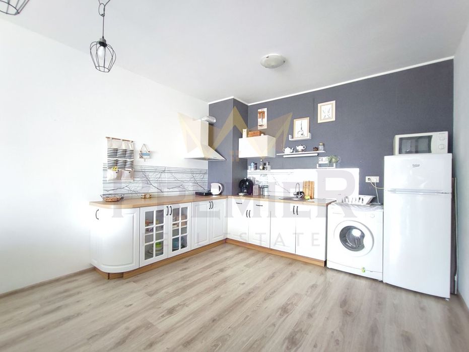 Продава се Двустаен апартамент в Варна, Аспарухово - 75 кв.м за 2067 €/кв.м - Снимка #2