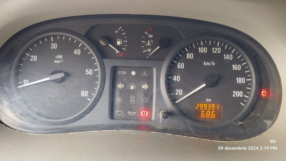 Opel Vivaro L2H2 1870 cmc, 101 CP,  AC