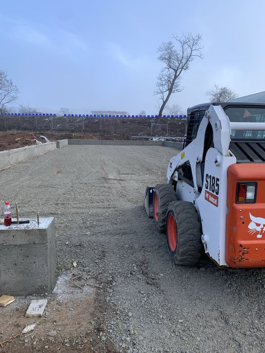 Услуги с Мини Багер Бобкат Тристранен Самосвал