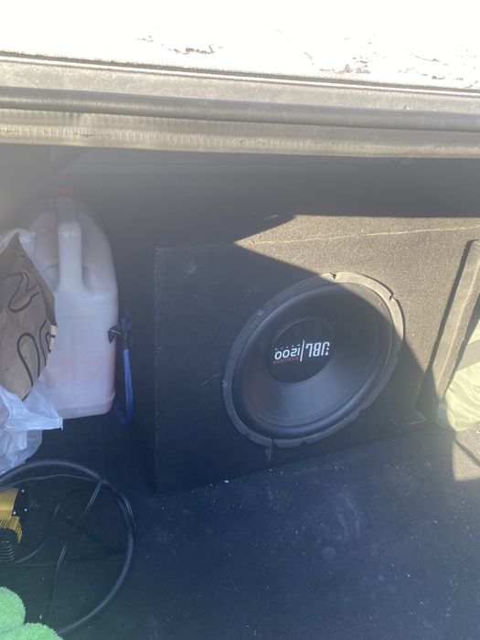 Продаю Сабуфер JBL 1200 Вт с усилителем