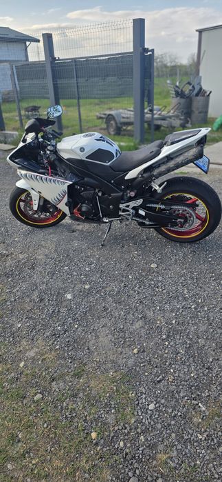 Yamaha R1 2009 Big Bang bine întreținută!