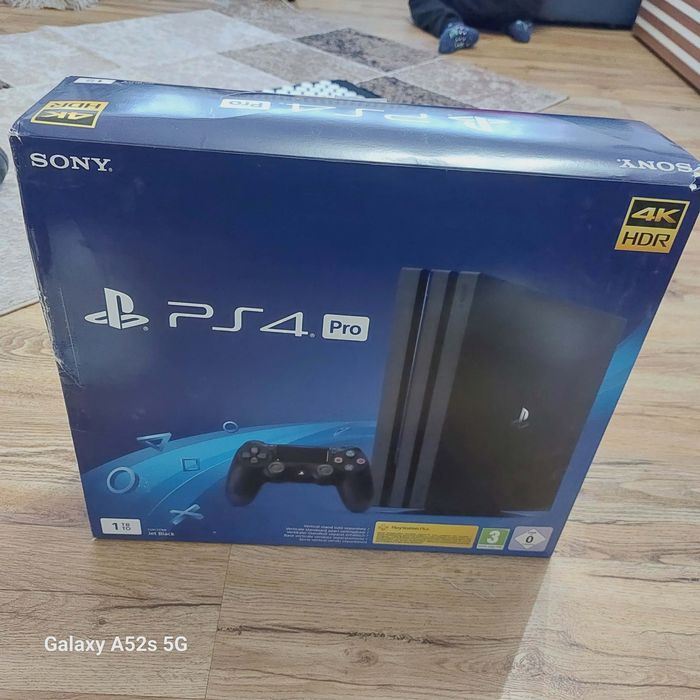 PS4 Pro 1 TB с два контролера