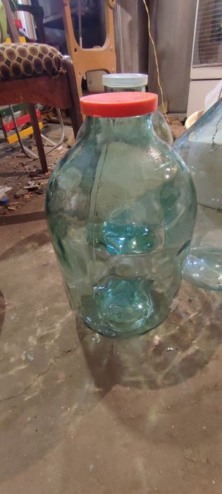 Бутылки стеклянные