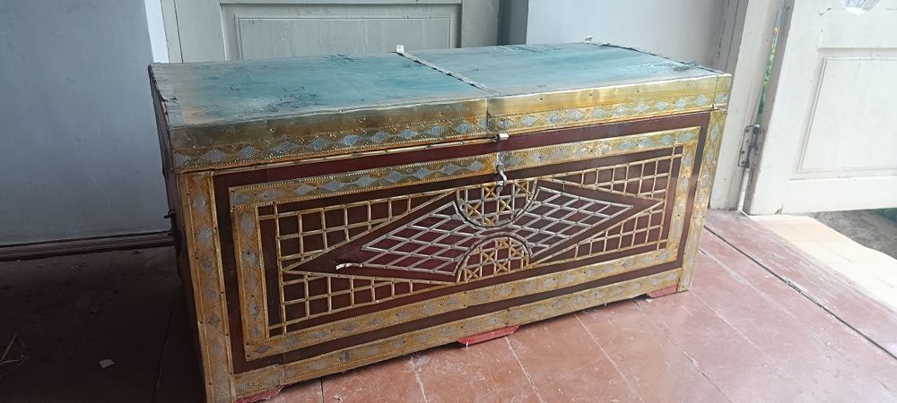 Сандик 3 та катта 1 та кичкина сотилади